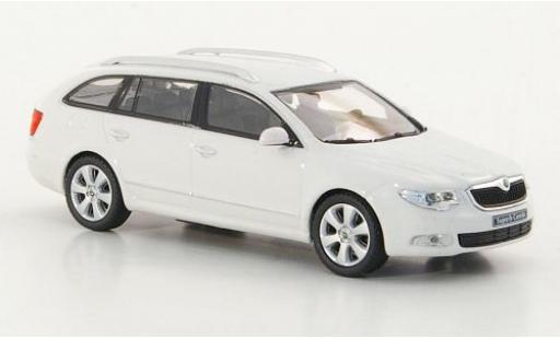 Miniature Skoda Superb 1/43 Abrex II Combi blanche 2009 Skoda Superb 1/43 Abrex II Combi blanche 2009 miniature