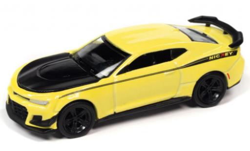 Miniature Chevrolet Camaro 1/64 Auto World ZL1 1LE Nickey jaune clair 2019 Chevrolet Camaro 1/64 Auto World ZL1 1LE Nickey jaune clair 2019 miniature