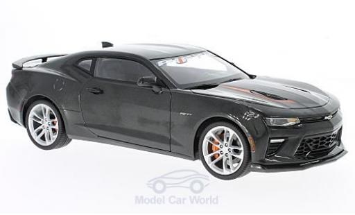 Miniature Chevrolet Camaro RS 1/18 Auto World SS metallise grise 2017 50th Anniversary Chevrolet Camaro RS 1/18 Auto World SS metallise grise 2017 50th Anniversary miniature