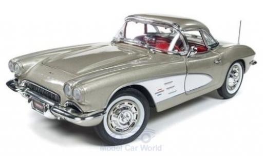 Miniature Chevrolet Corvette 1/18 Auto World Cabriolet metallise beige/blanche 1961 Chevrolet Corvette 1/18 Auto World Cabriolet metallise beige/blanche 1961 miniature