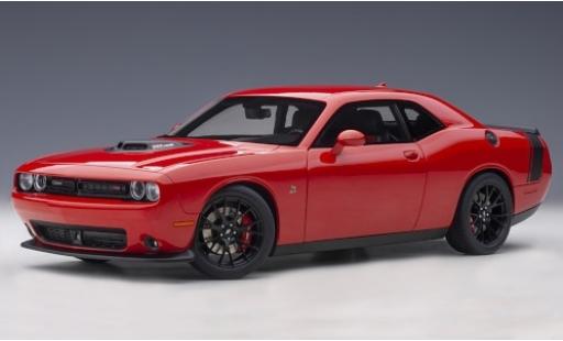 Miniature Dodge Challenger 1/18 AUTOart 392 HEMI Scat Pack Shaker rouge/noire 2018 Dodge Challenger 1/18 AUTOart 392 HEMI Scat Pack Shaker rouge/noire 2018 miniature