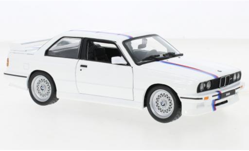 Miniature Bmw M3 1/24 Burago (E30) blanche/Décorer 1988 Bmw M3 1/24 Burago (E30) blanche/Décorer 1988 miniature