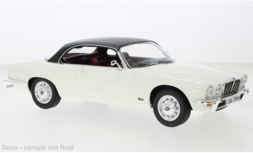 Miniature Jaguar XJ 1/18 BoS Models 4.2C beige clair/noire 1974 Jaguar XJ 1/18 BoS Models 4.2C beige clair/noire 1974 miniature