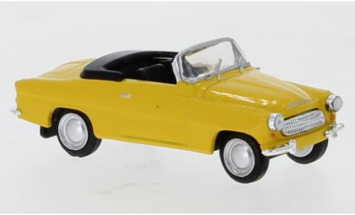 Miniature Skoda Felicia 1/87 Brekina jaune 1959 Skoda Felicia 1/87 Brekina jaune 1959 miniature