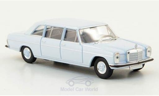 Miniature Mercedes 220 1/87 Brekina D lang (W115) bleue Mercedes 220 1/87 Brekina D lang (W115) bleue miniature