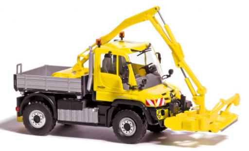 Miniature Mercedes Unimog 1/87 Busch U430 jaune 2013 avec dispositif de fauchage Mercedes Unimog 1/87 Busch U430 jaune 2013 avec dispositif de fauchage miniature