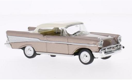 Miniature Chevrolet Bel Air 1/43 Lucky Die Cast rose Lucky Die Cas 1:43 Chevrolet Bel Air 1/43 Lucky Die Cast rose Lucky Die Cas 1:43 miniature