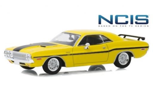 Miniature Dodge Challenger 1/43 Greenlight R/T jaune/matt-noire NCIS - Based on the TV Series 1970 Dodge Challenger 1/43 Greenlight R/T jaune/matt-noire NCIS - Based on the TV Series 1970 miniature