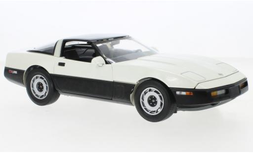 Miniature Chevrolet Corvette 1/18 Greenlight (C4) metallise blanche/noire 1986 Chevrolet Corvette 1/18 Greenlight (C4) metallise blanche/noire 1986 miniature