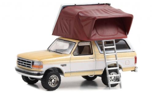 Miniature Ford Bronco 1/64 Greenlight XLT beige/blanche 1996 Ford Bronco 1/64 Greenlight XLT beige/blanche 1996 miniature