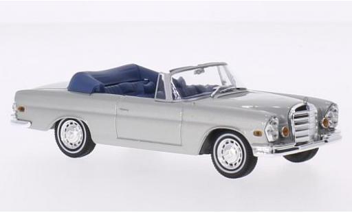 Miniature Mercedes 280 1/43 Greenlight SE Cabriolet grise/bleue The Hangover 2009 1969 Mercedes 280 1/43 Greenlight SE Cabriolet grise/bleue The Hangover 2009 1969 miniature