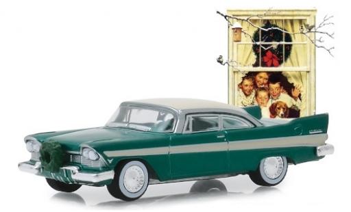 Miniature Plymouth Belvedere 1/64 Greenlight metallise verte/beige 1957 mit Weihnachtsschmuck Plymouth Belvedere 1/64 Greenlight metallise verte/beige 1957 mit Weihnachtsschmuck miniature