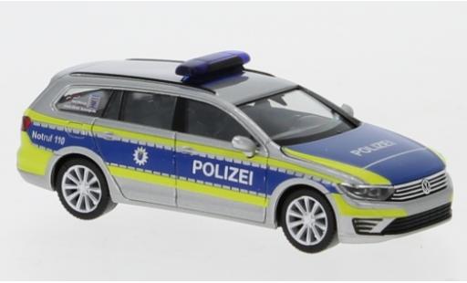 Miniature Volkswagen Passat 1/87 Herpa GTE Polizei Hessen Volkswagen Passat 1/87 Herpa GTE Polizei Hessen miniature