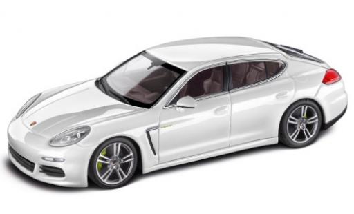 Miniature Porsche Panamera e-hybrid 1/43 Minichamps S e-hybrid (970) blanche 2013 Facelift Porsche Panamera e-hybrid 1/43 Minichamps S e-hybrid (970) blanche 2013 Facelift miniature