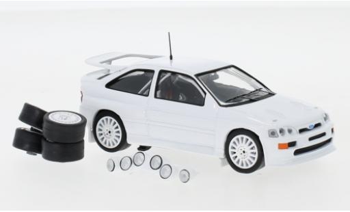 Miniature Ford Escort 1/43 IXO RS Cosworth blanche 1994 Plain Body Version y compris les 4 Ersatzräder et extra Scheinwerfer Ford Escort 1/43 IXO RS Cosworth blanche 1994 Plain Body Version y compris les 4 Ersatzräder et extra Scheinwerfer miniature