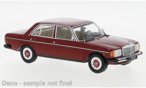 Miniature Mercedes 240 1/43 IXO D (W123) rouge 1976 Mercedes 240 1/43 IXO D (W123) rouge 1976 miniature