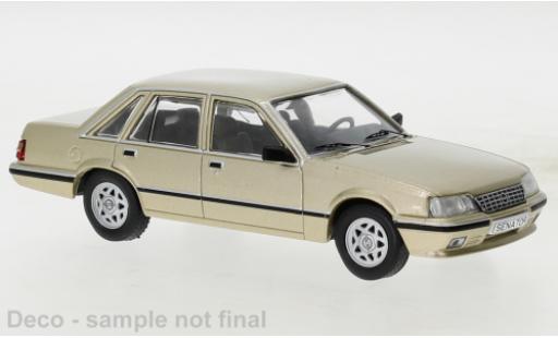 Miniature Opel Senator 1/43 IXO A2 metallise beige clair 1983 Opel Senator 1/43 IXO A2 metallise beige clair 1983 miniature