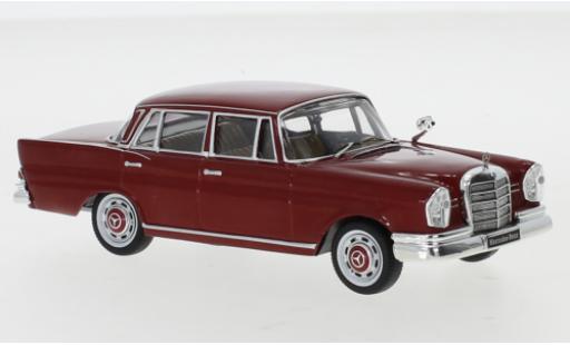 Miniature Mercedes 220 1/43 IXO SE (W111) rouge 1959 Mercedes 220 1/43 IXO SE (W111) rouge 1959 miniature