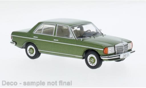 Miniature Mercedes 240 1/43 IXO D (W123) metallise verte 1976 1:43 Mercedes 240 1/43 IXO D (W123) metallise verte 1976 1:43 miniature