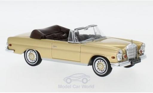 Miniature Mercedes 280 1/43 IXO SE (W111) 3.5 gold 1969 Mercedes 280 1/43 IXO SE (W111) 3.5 gold 1969 miniature