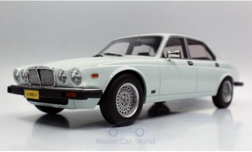 Miniature Jaguar XJ 1/18 Lucky Step Models 6 blanche 1982 Jaguar XJ 1/18 Lucky Step Models 6 blanche 1982 miniature