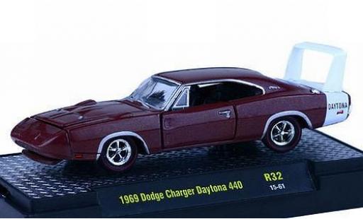 Miniature Dodge Charger 1/64 M2 Machines Daytona 440 metallise marron/blanche 1969 Detroit-Muscle Release 32 Dodge Charger 1/64 M2 Machines Daytona 440 metallise marron/blanche 1969 Detroit-Muscle Release 32 miniature