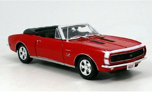Miniature Chevrolet Camaro 1/18 Maisto SS 396 Cabriolet rouge 1967 sans Vitrine Chevrolet Camaro 1/18 Maisto SS 396 Cabriolet rouge 1967 sans Vitrine miniature