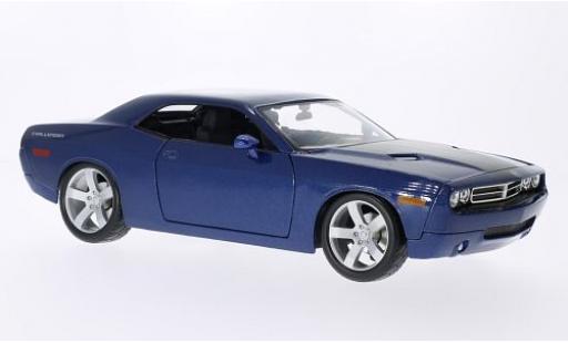 Miniature Dodge Challenger 1/18 Maisto Concept metallise bleue/matt-noire 2006 Dodge Challenger 1/18 Maisto Concept metallise bleue/matt-noire 2006 miniature