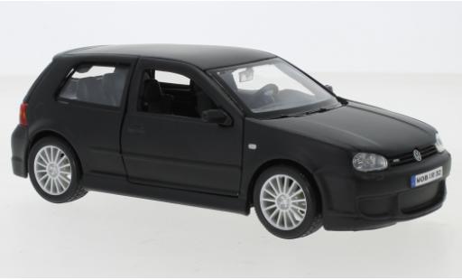 Miniature Volkswagen Golf 1/24 Maisto IV R32 matt-noire 2006 Volkswagen Golf 1/24 Maisto IV R32 matt-noire 2006 miniature