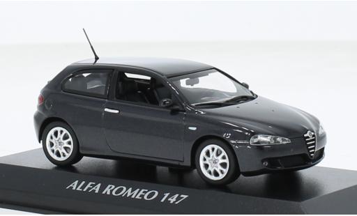 Miniature Alfa Romeo 147 1/43 Maxichamps metallise noire 2005 1:43 Alfa Romeo 147 1/43 Maxichamps metallise noire 2005 1:43 miniature