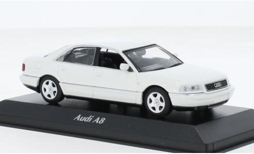 Miniature Audi A8 1/43 Maxichamps blanche 1999 1:43 Audi A8 1/43 Maxichamps blanche 1999 1:43 miniature