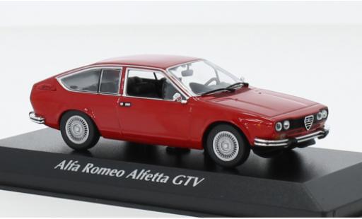 Miniature Alfa Romeo Alfetta 1/43 Maxichamps GTV rouge 1976 Alfa Romeo Alfetta 1/43 Maxichamps GTV rouge 1976 miniature