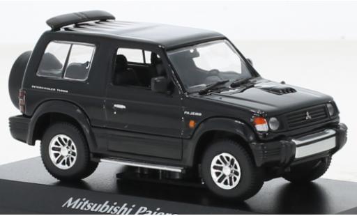 Miniature Mitsubishi Pajero 1/43 Maxichamps SWB noire 1991 Mitsubishi Pajero 1/43 Maxichamps SWB noire 1991 miniature