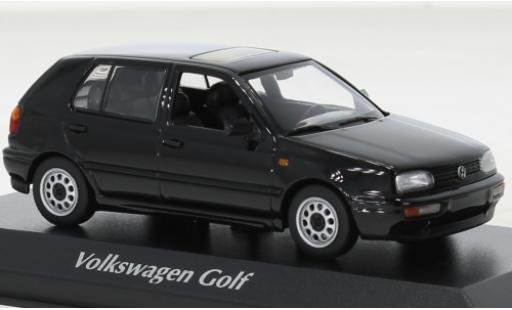 Miniature Volkswagen Golf 1/43 Maxichamps noire 1997 Volkswagen Golf 1/43 Maxichamps noire 1997 miniature