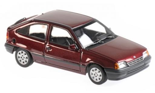 Miniature Opel Kadett 1/43 Maxichamps E 1.8i metallise rouge 1990 Opel Kadett 1/43 Maxichamps E 1.8i metallise rouge 1990 miniature