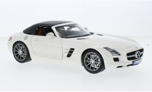 Miniature Mercedes SLS 1/18 Norev AMG Roadster blanche 1:18 Mercedes SLS 1/18 Norev AMG Roadster blanche 1:18 miniature