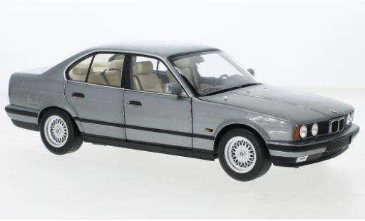 Miniature Bmw 535 1/18 Minichamps i (E34) metallise grise 1988 Bmw 535 1/18 Minichamps i (E34) metallise grise 1988 miniature