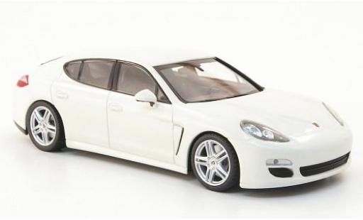 Miniature Porsche Panamera 1/43 Minichamps Diesel blanche 2010 sans Vitrine Porsche Panamera 1/43 Minichamps Diesel blanche 2010 sans Vitrine miniature