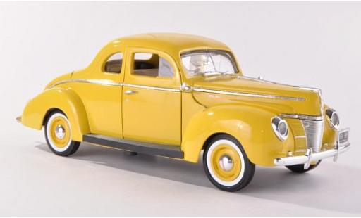 Miniature Ford Deluxe 1/18 Motormax jaune 1940 Ford Deluxe 1/18 Motormax jaune 1940 miniature