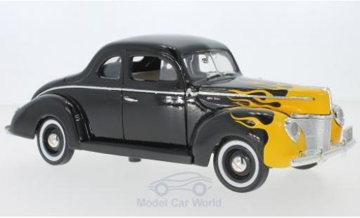 Miniature Ford Deluxe 1/18 Motormax noire/Dekor 1940 Ford Deluxe 1/18 Motormax noire/Dekor 1940 miniature
