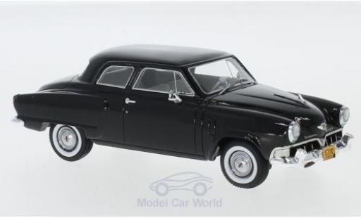 Miniature Studebaker Champion 1/43 Neo Custom 2-door Sedan noire 1952 Studebaker Champion 1/43 Neo Custom 2-door Sedan noire 1952 miniature