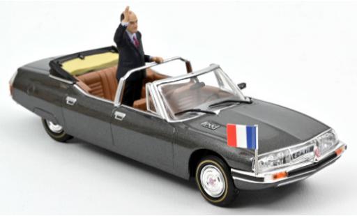 Miniature Citroen SM 1/43 Norev Presidentielle metallise grise 1981 avec Figur: Francois Mitterand Citroen SM 1/43 Norev Presidentielle metallise grise 1981 avec Figur: Francois Mitterand miniature
