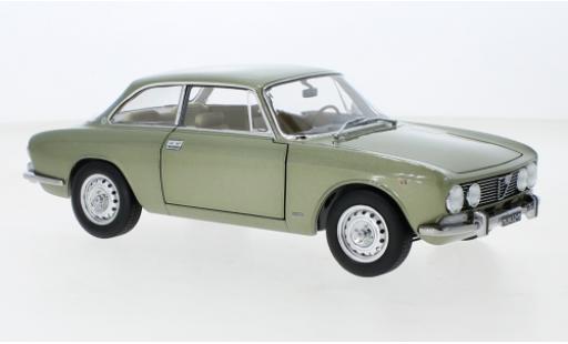 Miniature Alfa Romeo 2000 1/18 Norev GTV metallise verte 1973 Alfa Romeo 2000 1/18 Norev GTV metallise verte 1973 miniature