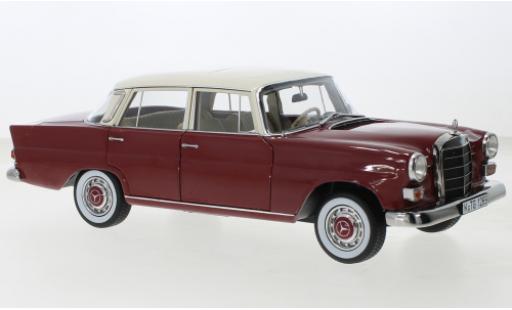 Miniature Mercedes CLA 1/18 Norev 200 (W110) rouge foncé/beige clair 1966 Mercedes CLA 1/18 Norev 200 (W110) rouge foncé/beige clair 1966 miniature