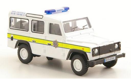 Miniature Land Rover Defender 1/76 Oxford Station Wagon Garda Confidential Land Rover Defender 1/76 Oxford Station Wagon Garda Confidential miniature