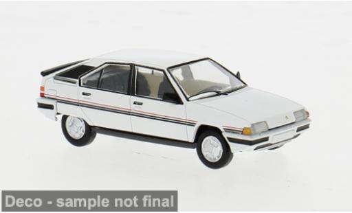 Miniature Citroen BX 1/87 PCX87 blanche 1982 1:87 Citroen BX 1/87 PCX87 blanche 1982 1:87 miniature