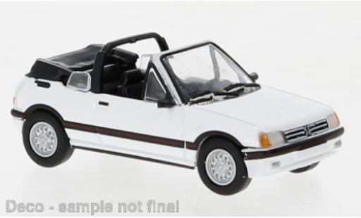 Miniature Peugeot 205 1/87 PCX87 cabriolet blanche 1986 Peugeot 205 1/87 PCX87 cabriolet blanche 1986 miniature