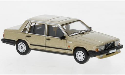 Miniature Volvo 740 1/87 PCX87 metallise beige 1984 Volvo 740 1/87 PCX87 metallise beige 1984 miniature