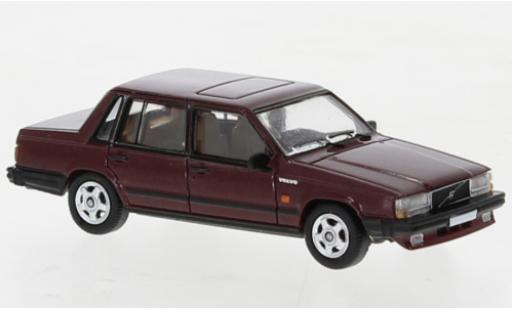 Miniature Volvo 740 1/87 PCX87 metallise rouge foncé 1984 Volvo 740 1/87 PCX87 metallise rouge foncé 1984 miniature