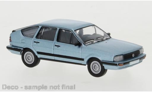 Miniature Volkswagen Passat 1/87 PCX87 B2 metallise bleu clair 1985 Volkswagen Passat 1/87 PCX87 B2 metallise bleu clair 1985 miniature